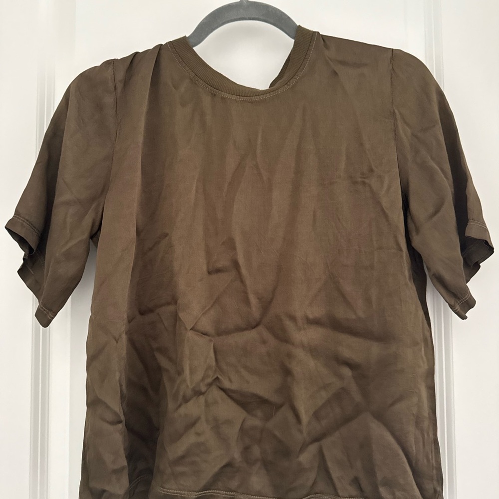 100% Rayon Army Green / Olive Green Short Sleeve T Shirt Size Small